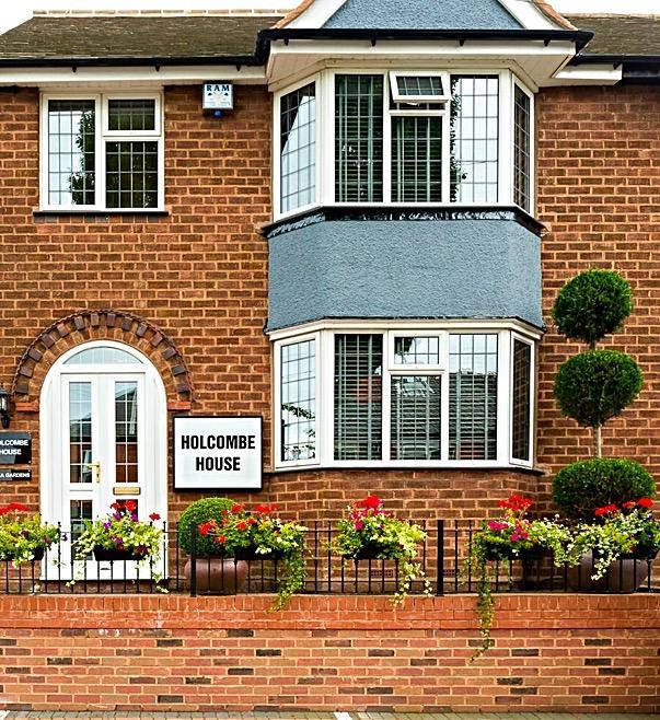 Aparthotel Holcombe House Wolverhampton Exterior foto