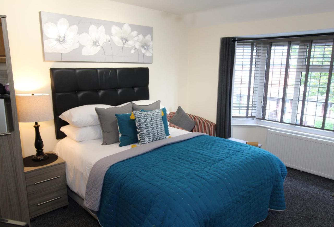 Aparthotel Holcombe House Wolverhampton Exterior foto